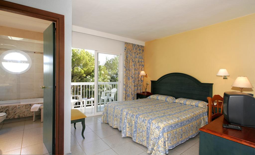 Hotel Es Pi 2 à Playa Migjorn Chambre photo