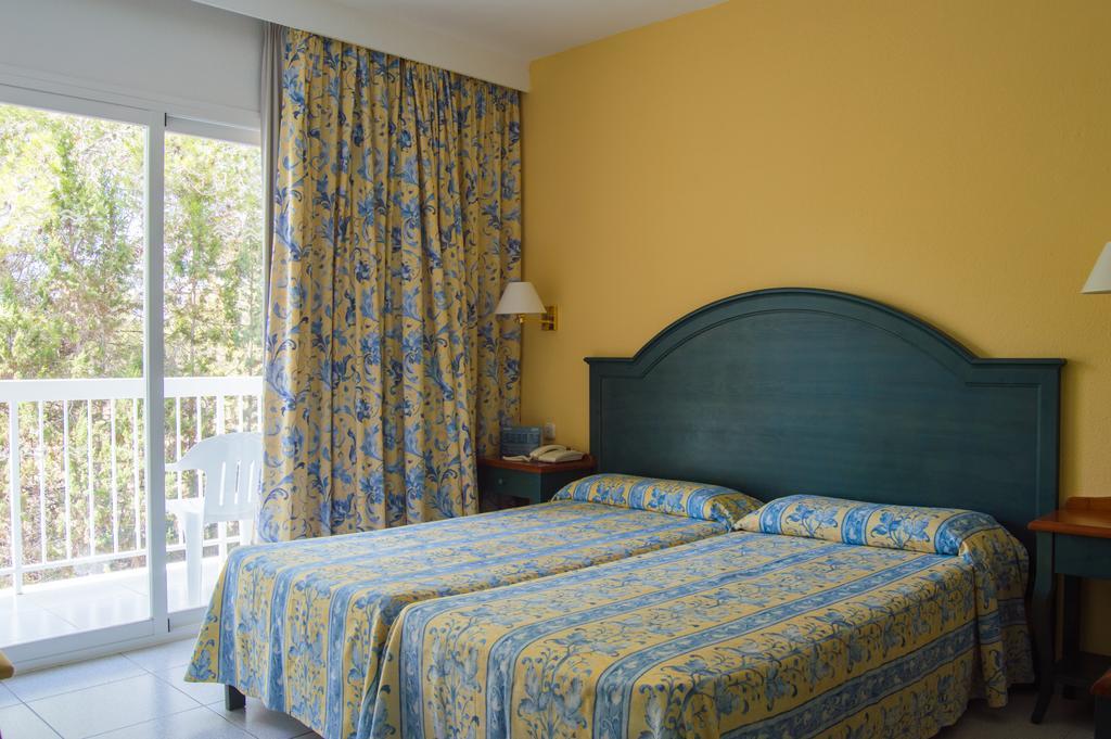 Hotel Es Pi 2 à Playa Migjorn Chambre photo